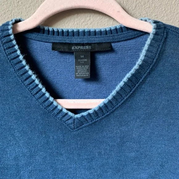 Express Men’s Classic Fit sweater. Size M. - Picture 4 of 8